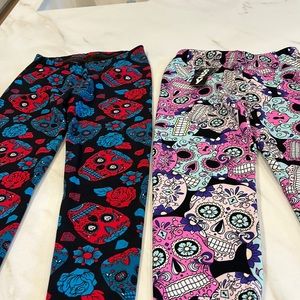 Cozy leggings in Day of the Dead prints. OS